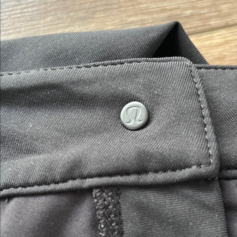 Lululemon Crop Stretch Pants Size 8 - Picture 4 of 6